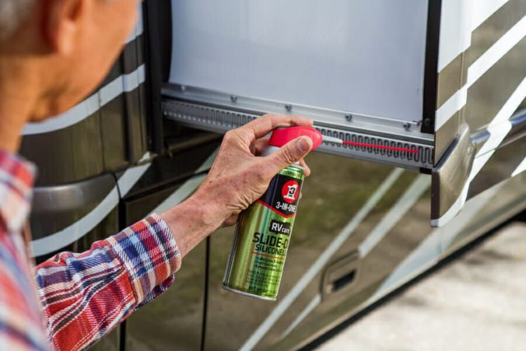 Slide-Outs and Lubricate Seals